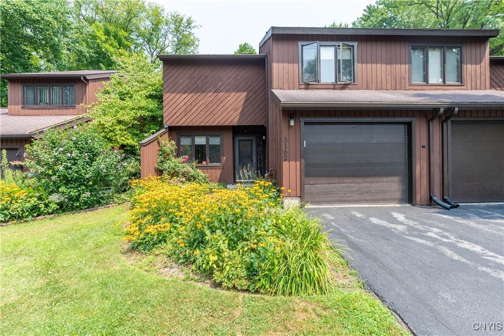 3162 Cadys Arbor, Lysander, NY 13027