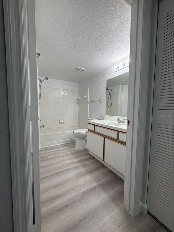 Image 21 of property listing at 2208 ANTIGUA PLACE 914, Kissimmee, FL 34741