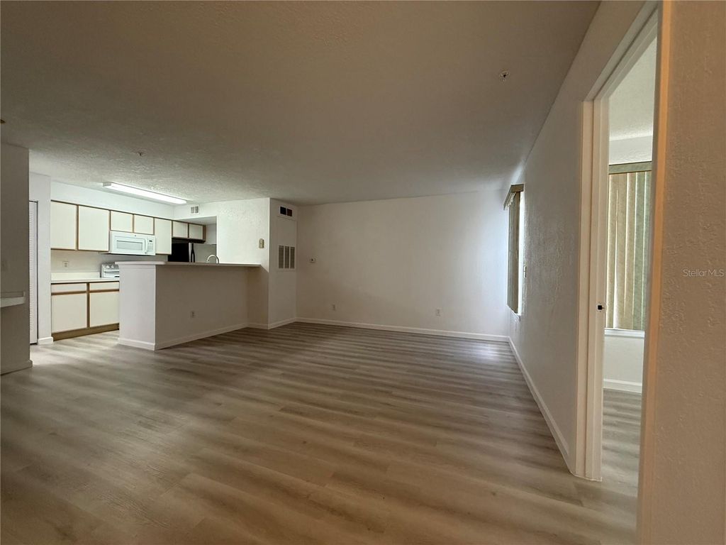 Image 8 of property listing at 2208 ANTIGUA PLACE 914, Kissimmee, FL 34741