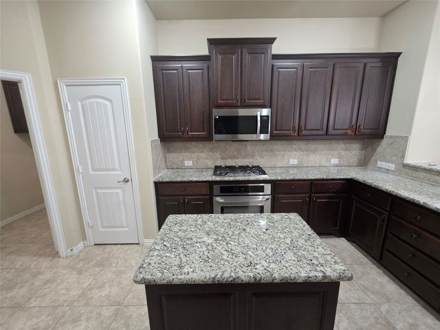 2016 Milano Lane, Lewisville, TX 75077