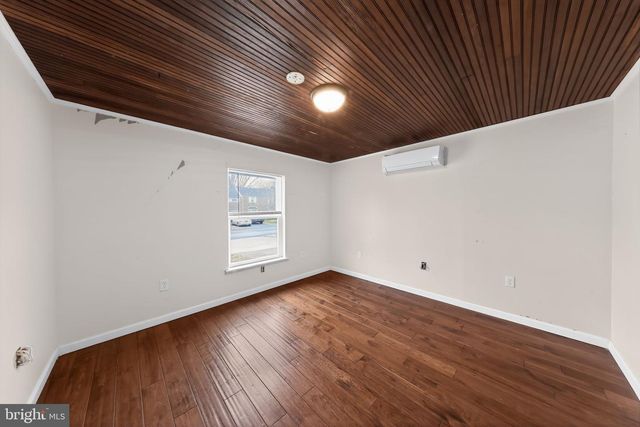 3 S GLEN AVE, New Castle, DE 19720