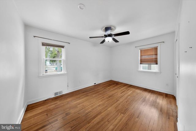 3 S GLEN AVE, New Castle, DE 19720