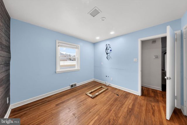 3 S GLEN AVE, New Castle, DE 19720