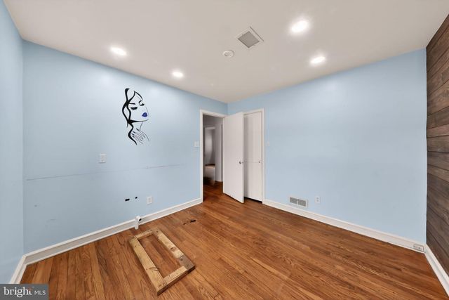 3 S GLEN AVE, New Castle, DE 19720