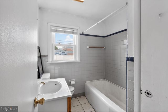 3 S GLEN AVE, New Castle, DE 19720