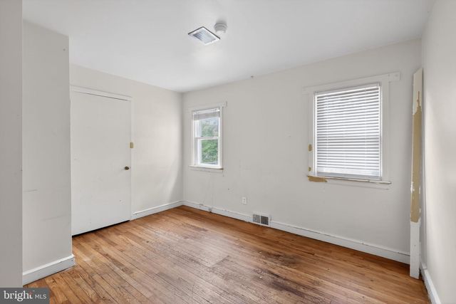 3 S GLEN AVE, New Castle, DE 19720