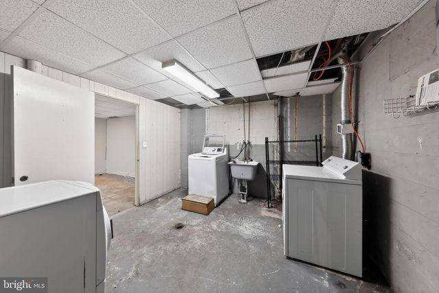 3 S GLEN AVE, New Castle, DE 19720