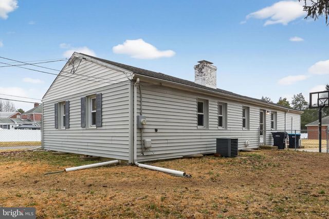 3 S GLEN AVE, New Castle, DE 19720