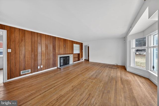 3 S GLEN AVE, New Castle, DE 19720