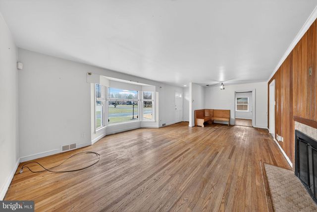 3 S GLEN AVE, New Castle, DE 19720