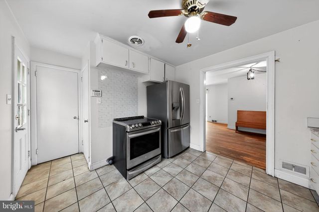 3 S GLEN AVE, New Castle, DE 19720