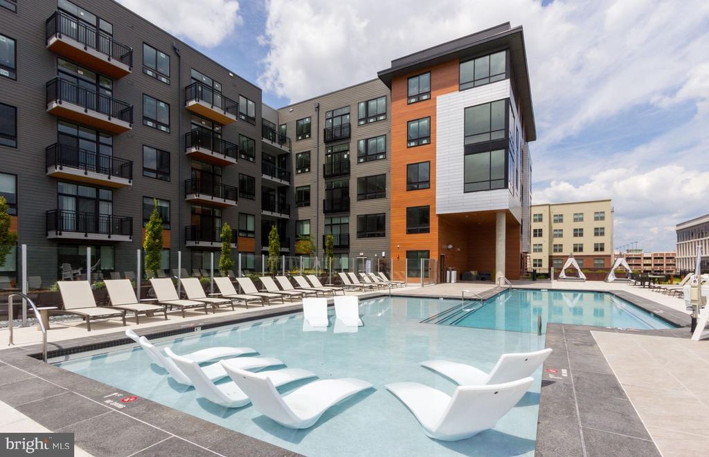 Image 14 of property listing at 125 KINSALE PL #101, National Harbor, MD 20745