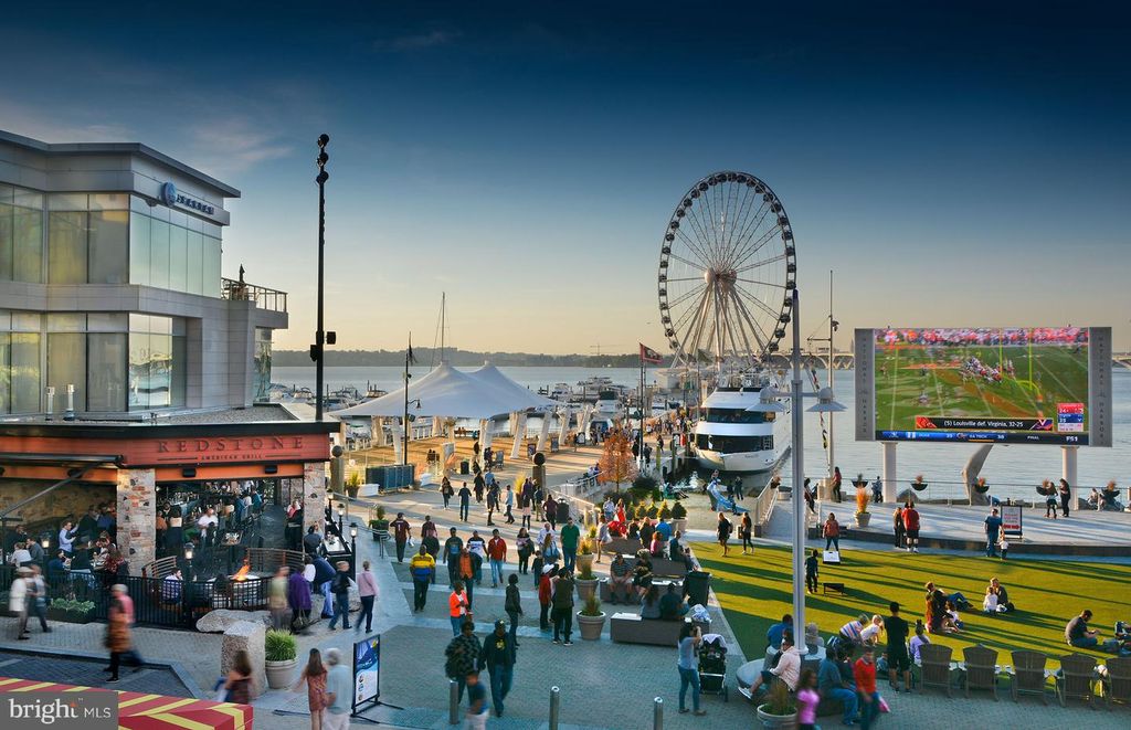 Image 15 of property listing at 125 KINSALE PL #101, National Harbor, MD 20745