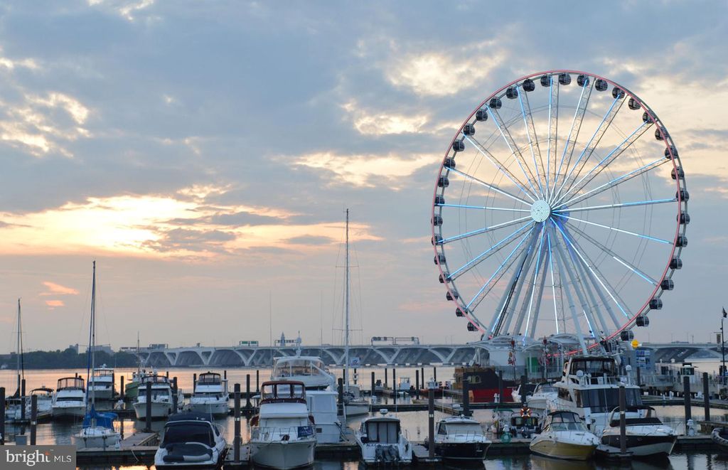 Image 20 of property listing at 125 KINSALE PL #101, National Harbor, MD 20745