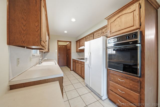 530 E D Street, Jenks, OK 74037