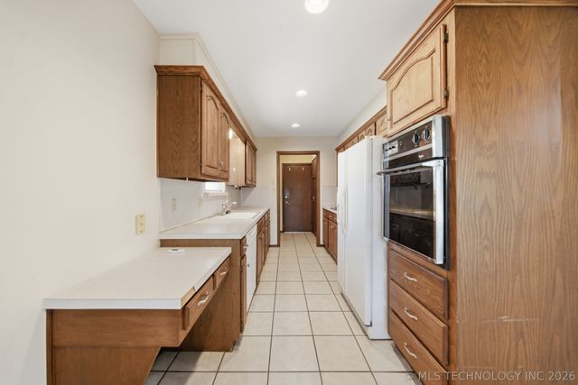 530 E D Street, Jenks, OK 74037