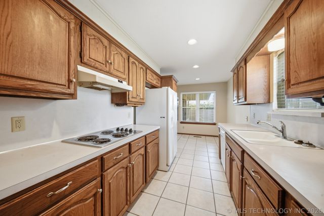 530 E D Street, Jenks, OK 74037