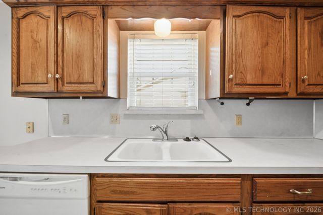530 E D Street, Jenks, OK 74037