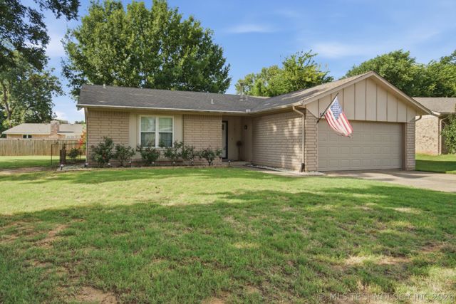 530 E D Street, Jenks, OK 74037