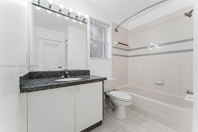 1120 W Lake St 0, Hollywood, FL 33020