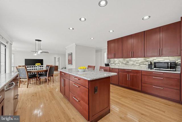 128 RENAISSANCE DR, Cherry Hill, NJ 08003