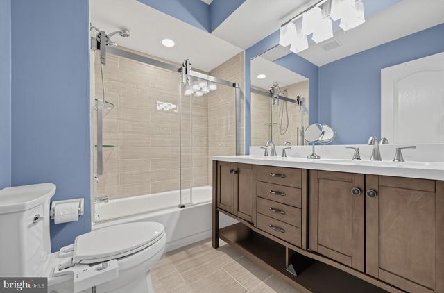 128 RENAISSANCE DR, Cherry Hill, NJ 08003