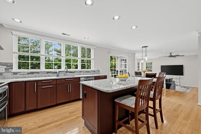 128 RENAISSANCE DR, Cherry Hill, NJ 08003