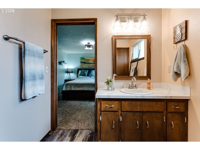 3980 MILL St, Eugene, OR 97405