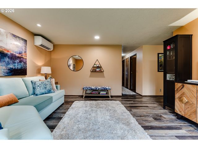 3980 MILL St, Eugene, OR 97405