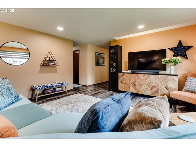 3980 MILL St, Eugene, OR 97405