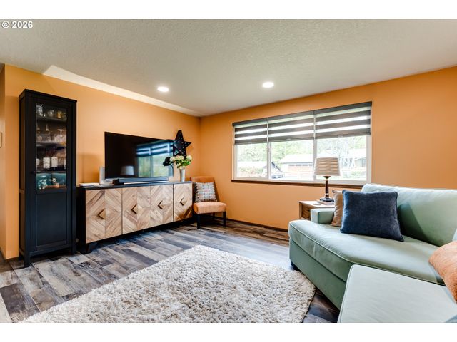 3980 MILL St, Eugene, OR 97405