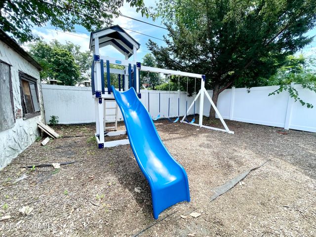 254 Lawrence Avenue, Oakhurst, NJ 07755