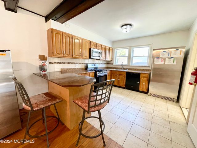 254 Lawrence Avenue, Oakhurst, NJ 07755