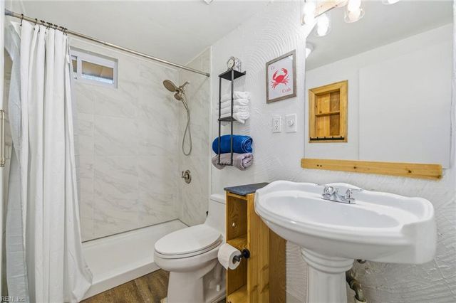 1160 Culver LN, Virginia Beach, VA 23454