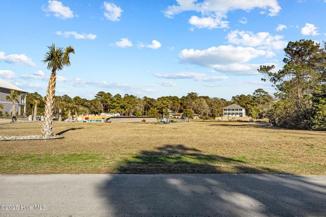 113 Cape Point Boulevard, Cape Carteret, NC 28584