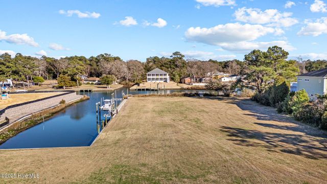 113 Cape Point Boulevard, Cape Carteret, NC 28584