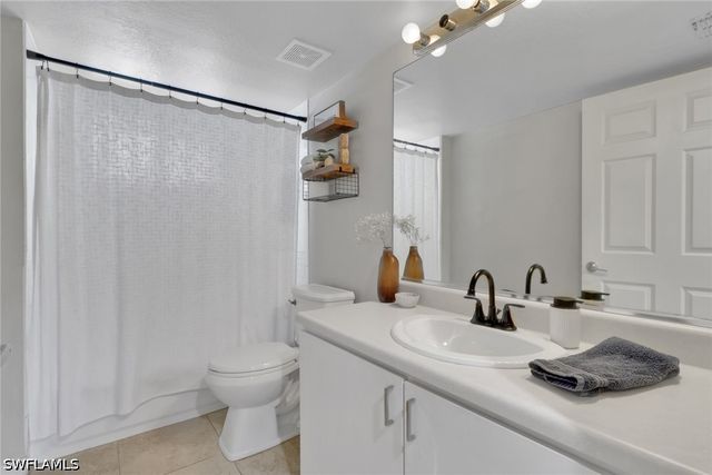 8304 Key Royal CIR 1723, Naples, FL 34119