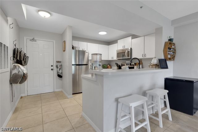8304 Key Royal CIR 1723, Naples, FL 34119