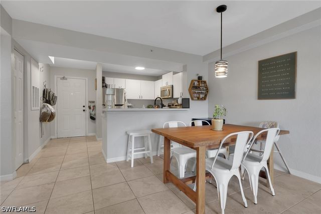 8304 Key Royal CIR 1723, Naples, FL 34119
