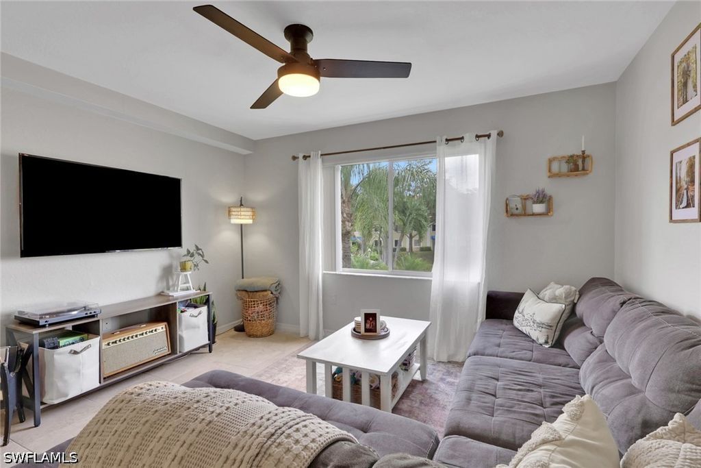 8304 Key Royal CIR 1723, Naples, FL 34119