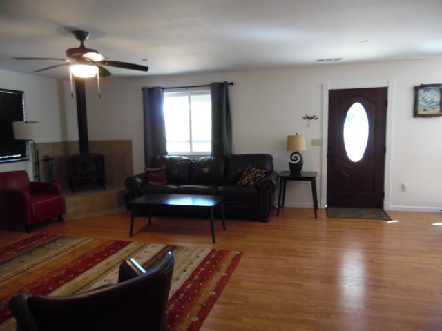 10006 Wendell Rd, Mountain Ranch, CA 95246