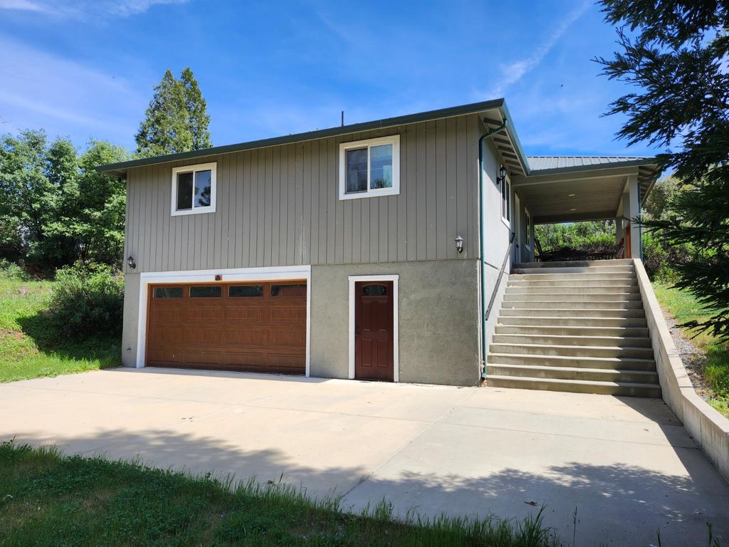 10006 Wendell Rd, Mountain Ranch, CA 95246