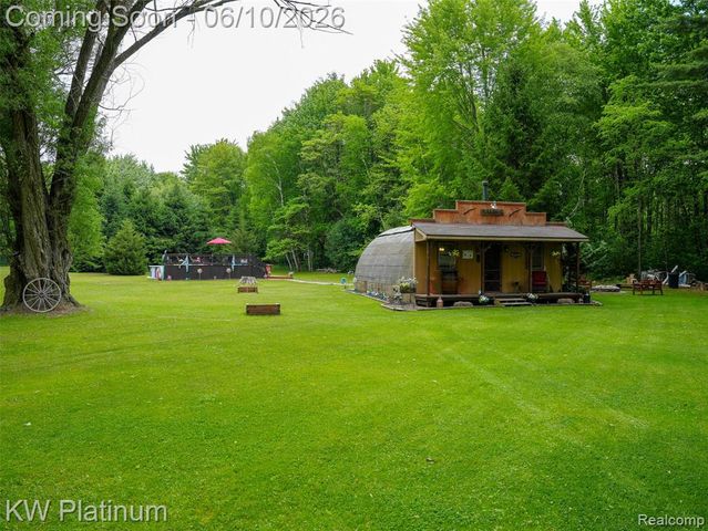 5324 Ravenswood Road, Kimball, MI 48074