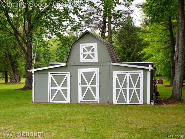 5324 Ravenswood Road, Kimball, MI 48074