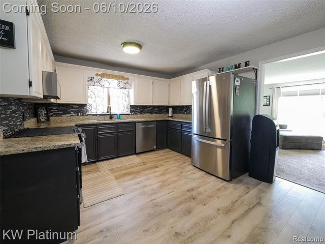5324 Ravenswood Road, Kimball, MI 48074