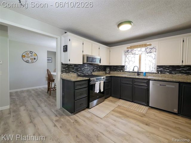 5324 Ravenswood Road, Kimball, MI 48074
