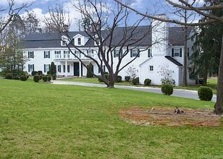 2 Langley Lane, Old Westbury, NY 11568