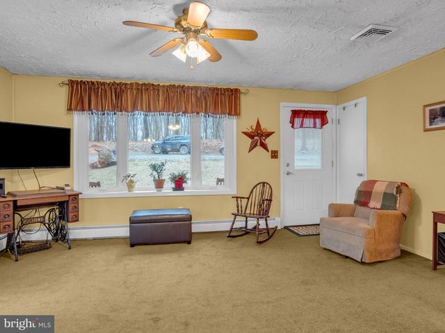 20 INDIAN LN, Felton, PA 17322