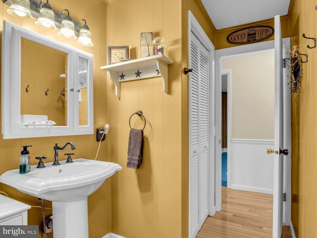 20 INDIAN LN, Felton, PA 17322