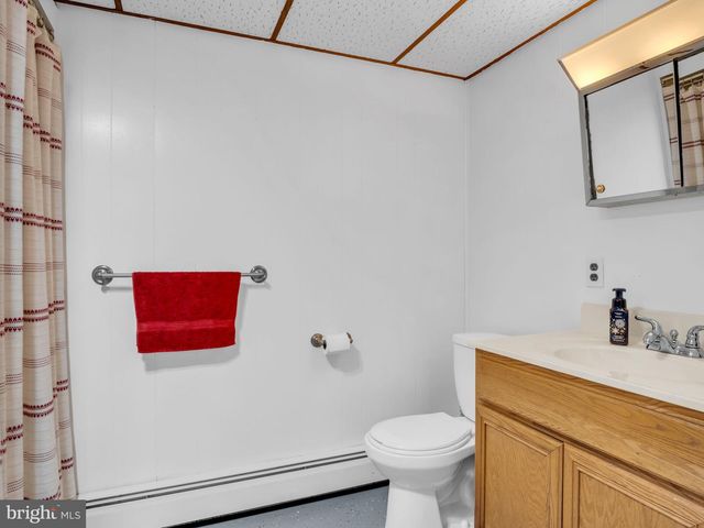 20 INDIAN LN, Felton, PA 17322